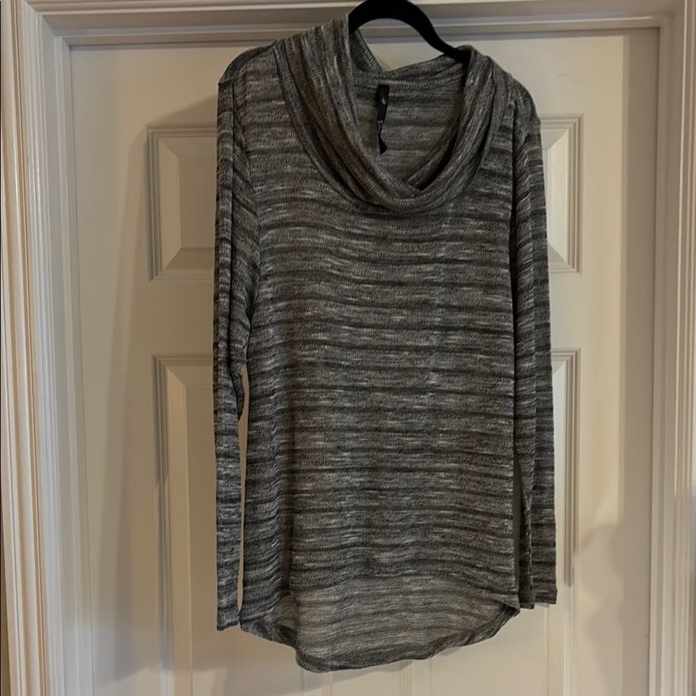Jessica Simpson Green Blouse with Cowl Neck and Long Sleeves